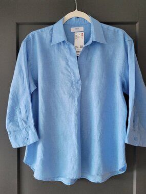 Uniqlo women's Premium Linen Skipper Collar shirt in a light blue shade